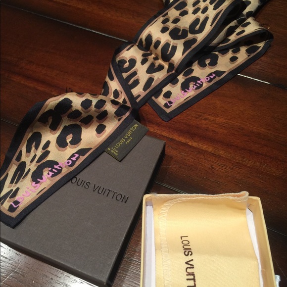 SOLD !!!!!!! New LOUIS VUITTON bandeau leopard ! - Picture 8 of 8